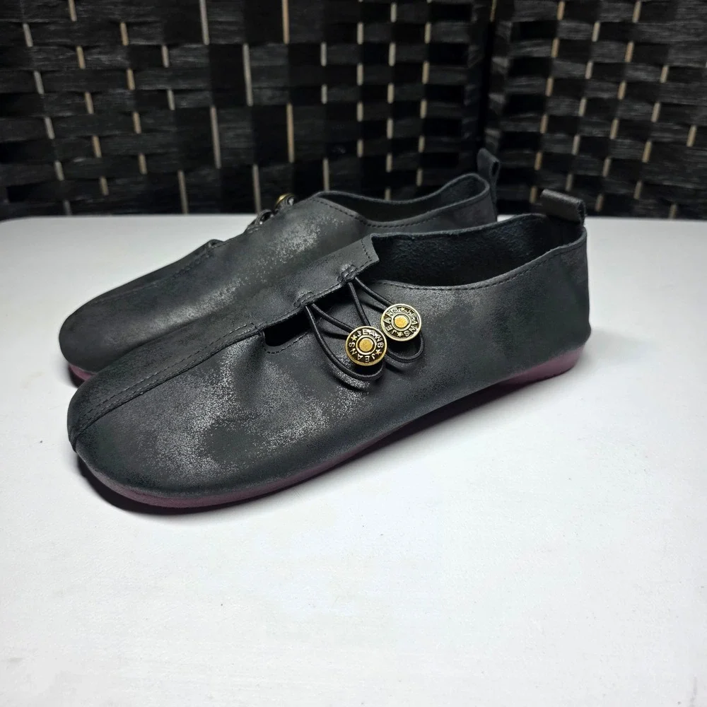 Unbranded Black Distressed Button Accent Loafers Flats Size 39 Burgundy Sole